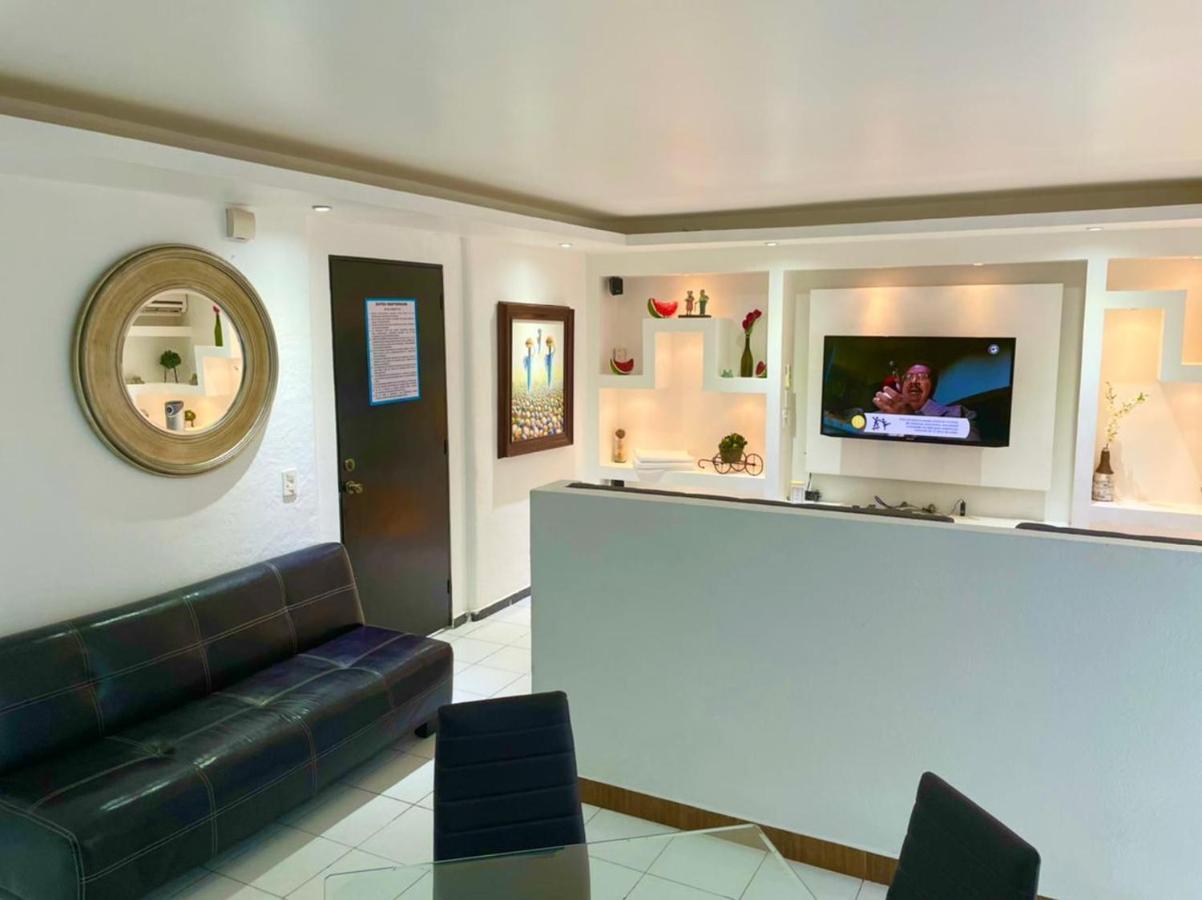 Sky Inn Acapulco Y Condominio Mediterrane Екстериор снимка