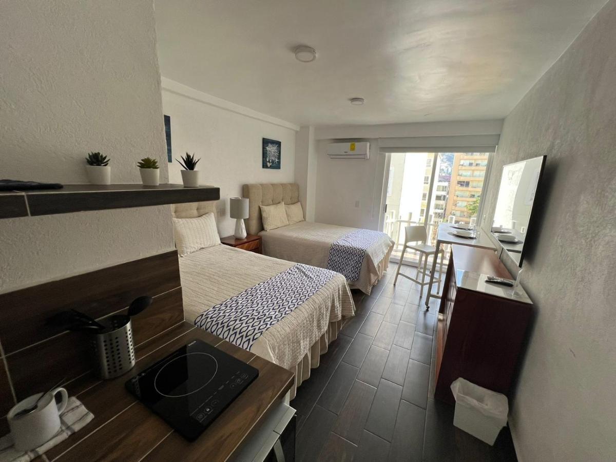 Sky Inn Acapulco Y Condominio Mediterrane Екстериор снимка