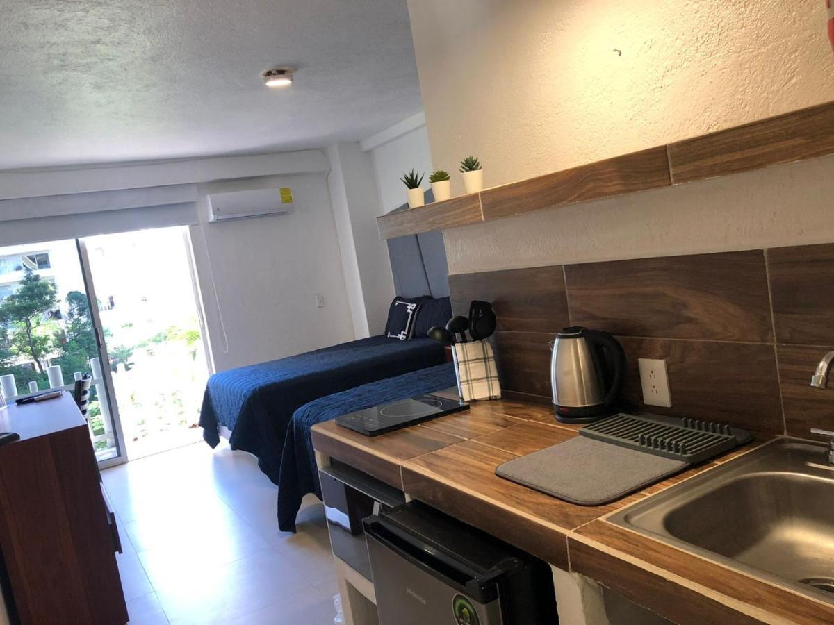Sky Inn Acapulco Y Condominio Mediterrane Екстериор снимка