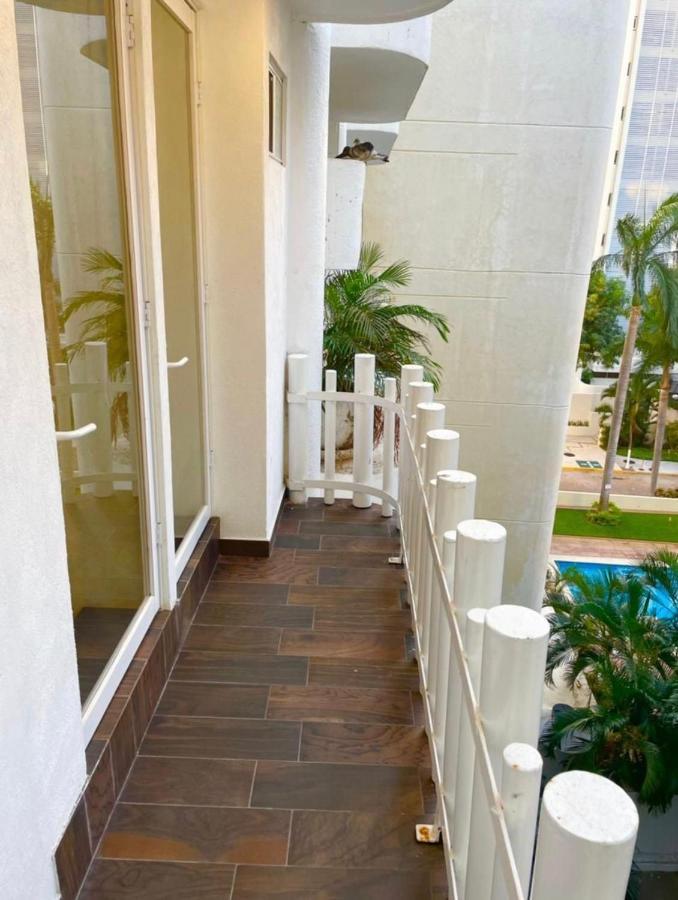 Sky Inn Acapulco Y Condominio Mediterrane Екстериор снимка