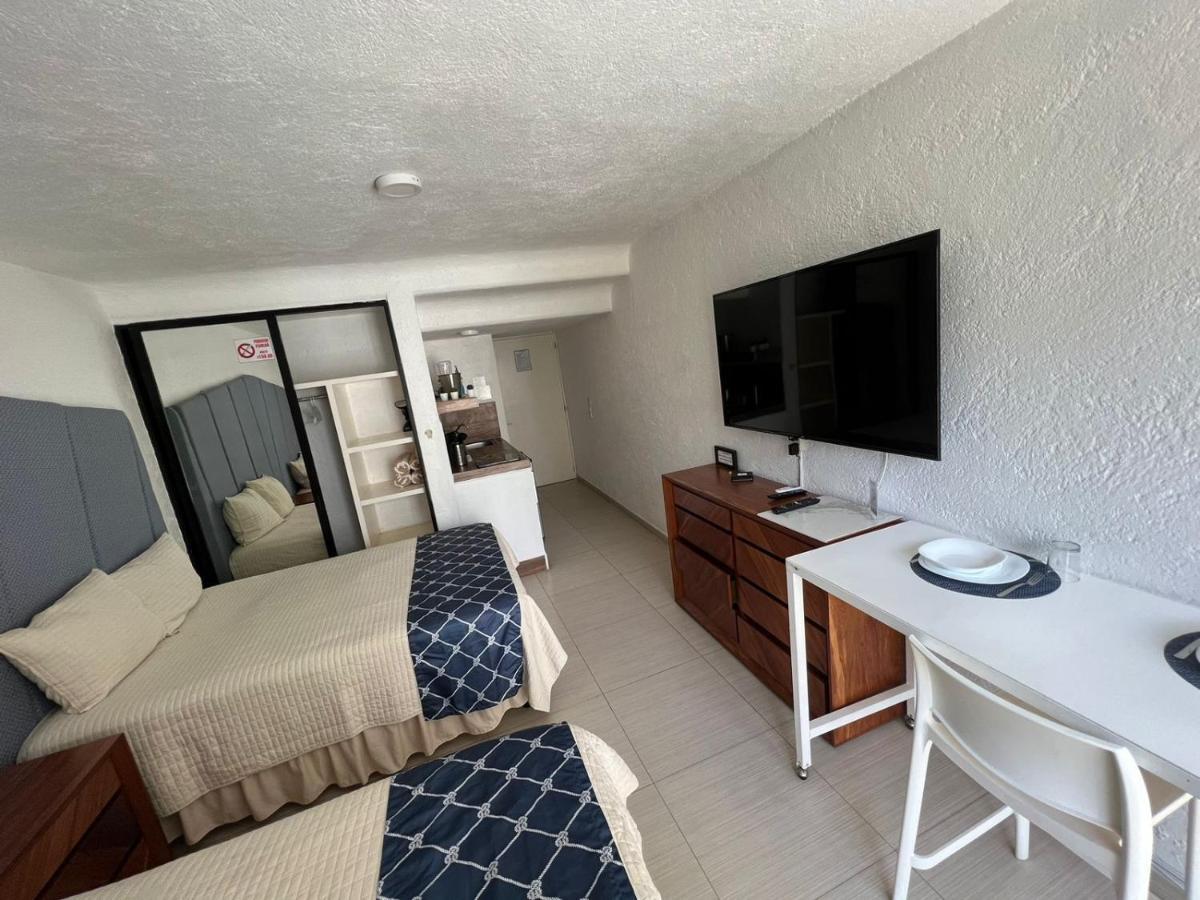 Sky Inn Acapulco Y Condominio Mediterrane Екстериор снимка