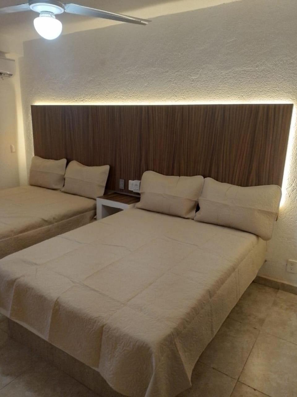 Sky Inn Acapulco Y Condominio Mediterrane Екстериор снимка
