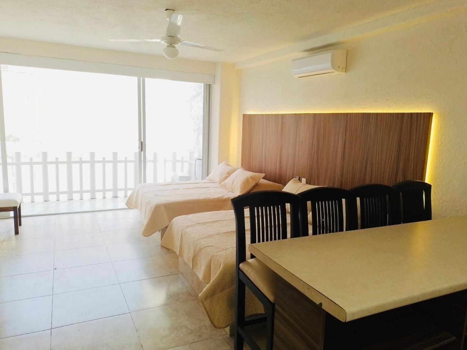 Sky Inn Acapulco Y Condominio Mediterrane Екстериор снимка